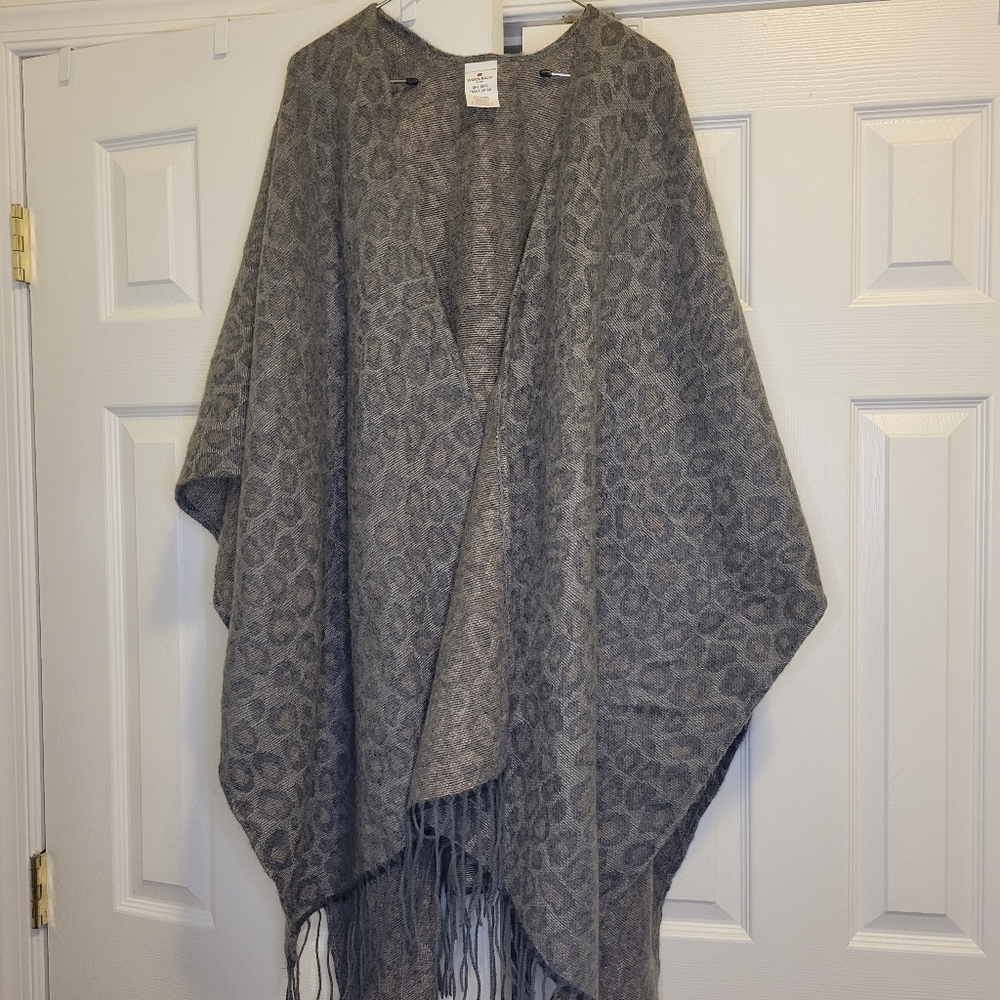 Woolrich Leopard Print Soft Free Size Shawl